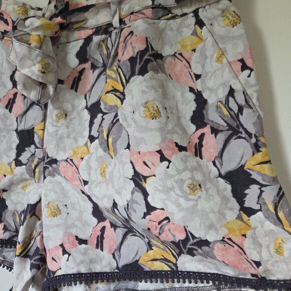 LIKE NEW LOFT FLORAL BELTED LINEN BLEND SHORTS SIZE LARGE WOMENS - Picture 11 of 16